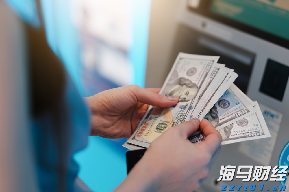 飞速增长！网络业务成英伟达(NVDA.US)AI芯片霸主地位的重要支柱