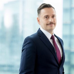 A股午评 | 科创50涨近2% 沪指争夺3700点 大金融等权重股拉升